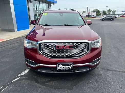 Used 2018 GMC Acadia Denali w/ Technology Package AWD/4WD image 7