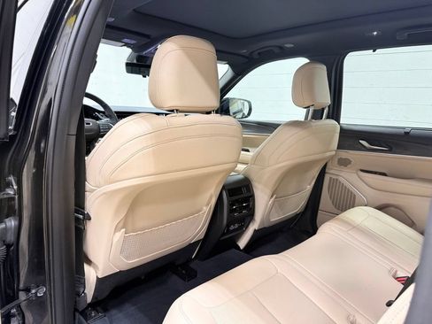 Used 2022 Jeep Grand Cherokee Limited 4xe w/ Luxury Tech Group II AWD/4WD image 32