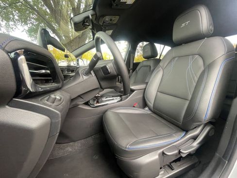 Used 2025 Buick Envista Sport Touring image 30