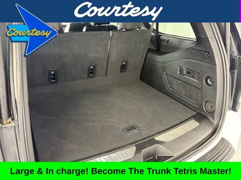 Used 2023 Chevrolet Suburban Premier image 43