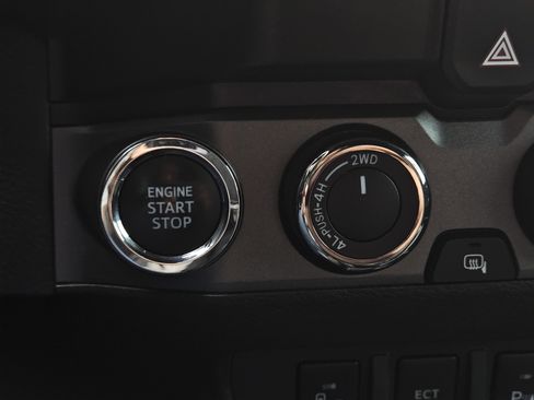 Used 2023 Toyota Tacoma TRD Sport image 19