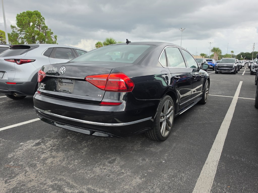 Used 2017 Volkswagen Passat 1.8T R-Line FWD image 15