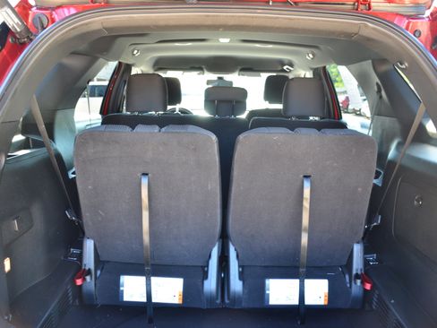 Used 2018 Ford Explorer XLT w/ Equipment Group 201A AWD/4WD image 42