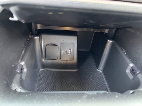 Used 2025 Ford Explorer Active w/ Active Comfort Package image 37