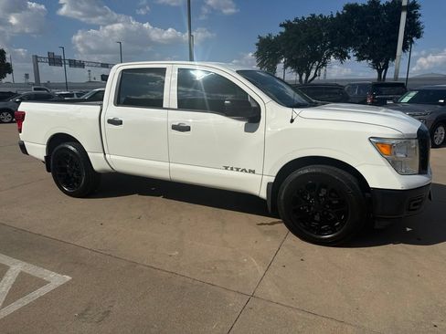 Used 2017 Nissan Titan S AWD/4WD image 3