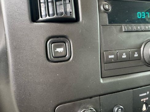 Used 2013 Chevrolet Express 2500 RWD image 15