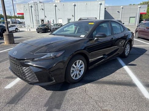 Used 2026 Toyota Camry LE w/ Convenience Package FWD image 4