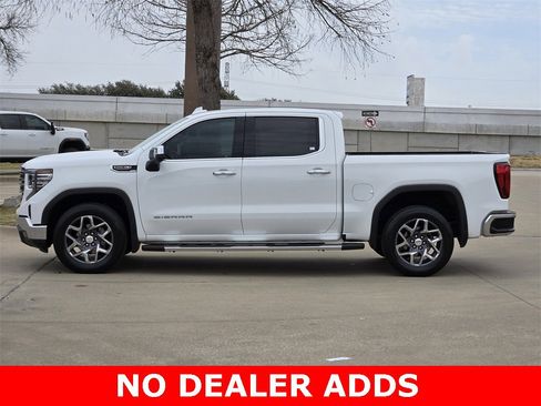 Used 2022 GMC Sierra 1500 SLT w/ SLT Convenience Package image 4