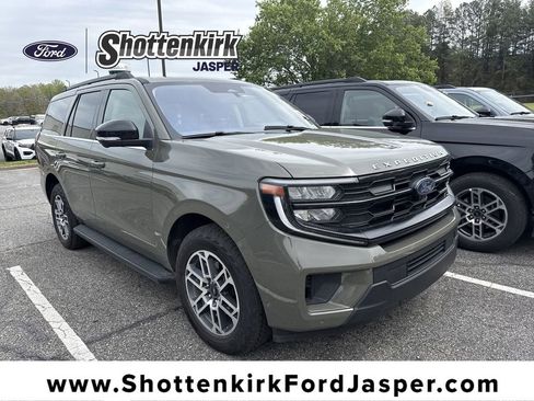 Used 2025 Ford Expedition Active image 1