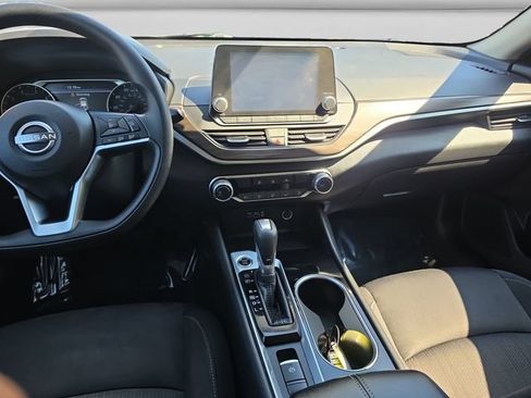Used 2024 Nissan Altima 2.5 SV AWD/4WD image 15