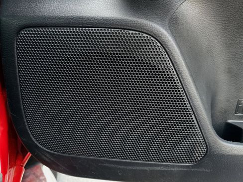 Used 2016 Toyota Tacoma TRD Sport w/ Towing Package image 34