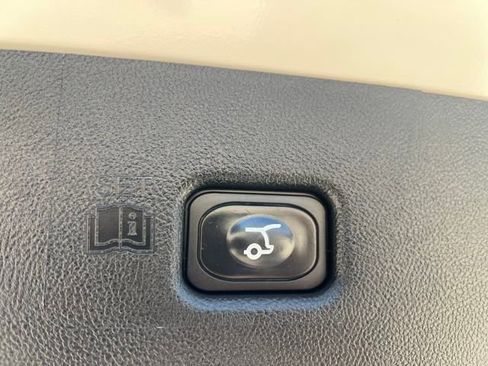 Used 2023 Lincoln Nautilus Reserve w/ Equipment Group 201A image 23