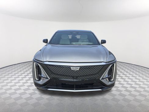Certified 2024 Cadillac Lyriq Luxury AWD/4WD image 9