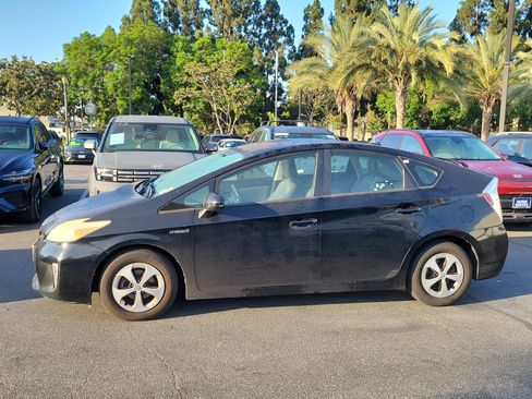 Used 2012 Toyota Prius Three FWD image 2