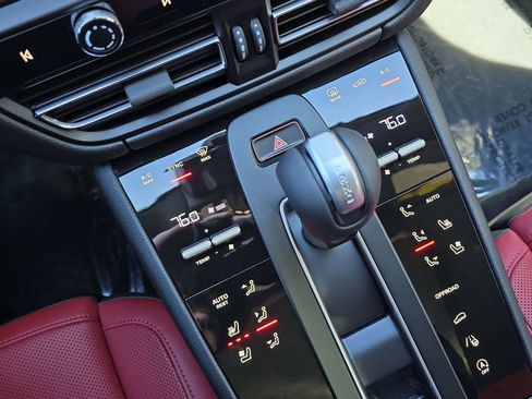 New 2026 Porsche Macan AWD/4WD image 18