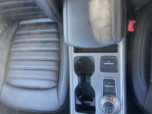 Used 2022 Ford Edge SEL w/ Convenience Package image 15