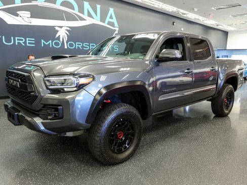 Used 2022 Toyota Tacoma TRD Pro image 2
