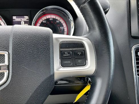 Used 2014 Dodge Grand Caravan SXT w/ Rear Park Assist Package FWD image 11