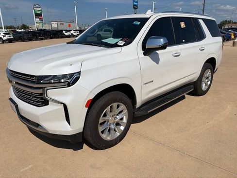 Used 2021 Chevrolet Tahoe Premier w/ Premium Package AWD/4WD image 5