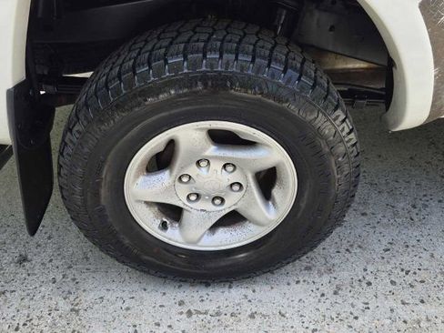 Used 2006 Toyota Tacoma PreRunner RWD image 11