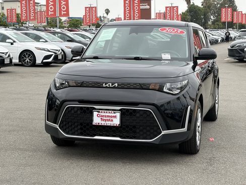 Used 2025 Kia Soul LX FWD image 47