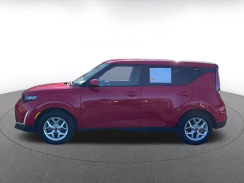 Used 2025 Kia Soul LX w/ LX Technology Package image 9