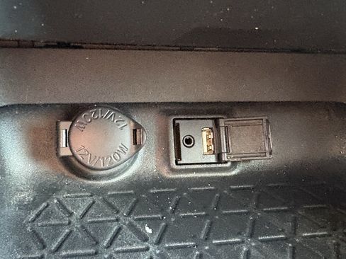 Used 2019 Toyota RAV4 LE w/ Carpet Mat Package FWD image 19
