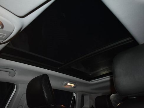 Used 2022 Jeep Compass Latitude w/ Sun and Sound Group image 32