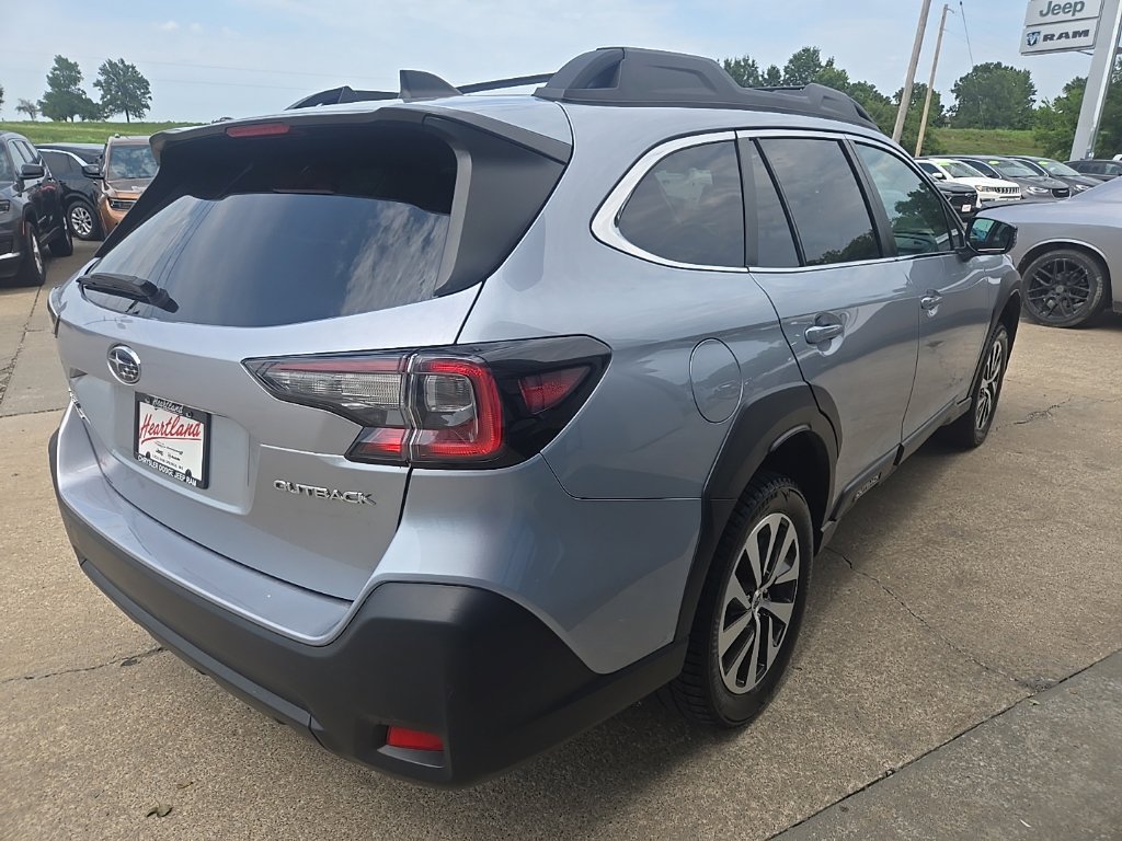 Used 2023 Subaru Outback Premium AWD/4WD image 13