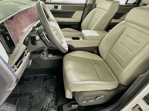Used 2024 Hyundai Santa Fe Calligraphy AWD/4WD image 9
