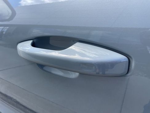 Certified 2024 Volvo XC40 B5 Plus w/ Protection Package Premier image 16