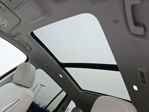 New 2026 Buick Enclave Avenir w/ Super Cruise Package image 9