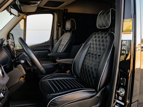 Used 2023 Mercedes-Benz Sprinter 3500 image 37