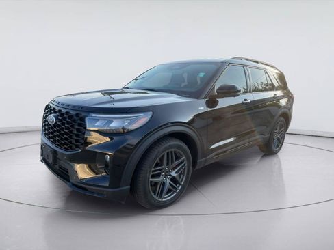 Certified 2026 Ford Explorer ST-Line w/ ST-Line Street Pack RWD image 7