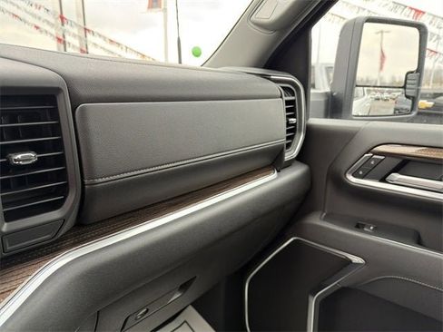 New 2026 Chevrolet Silverado 2500 LT image 30