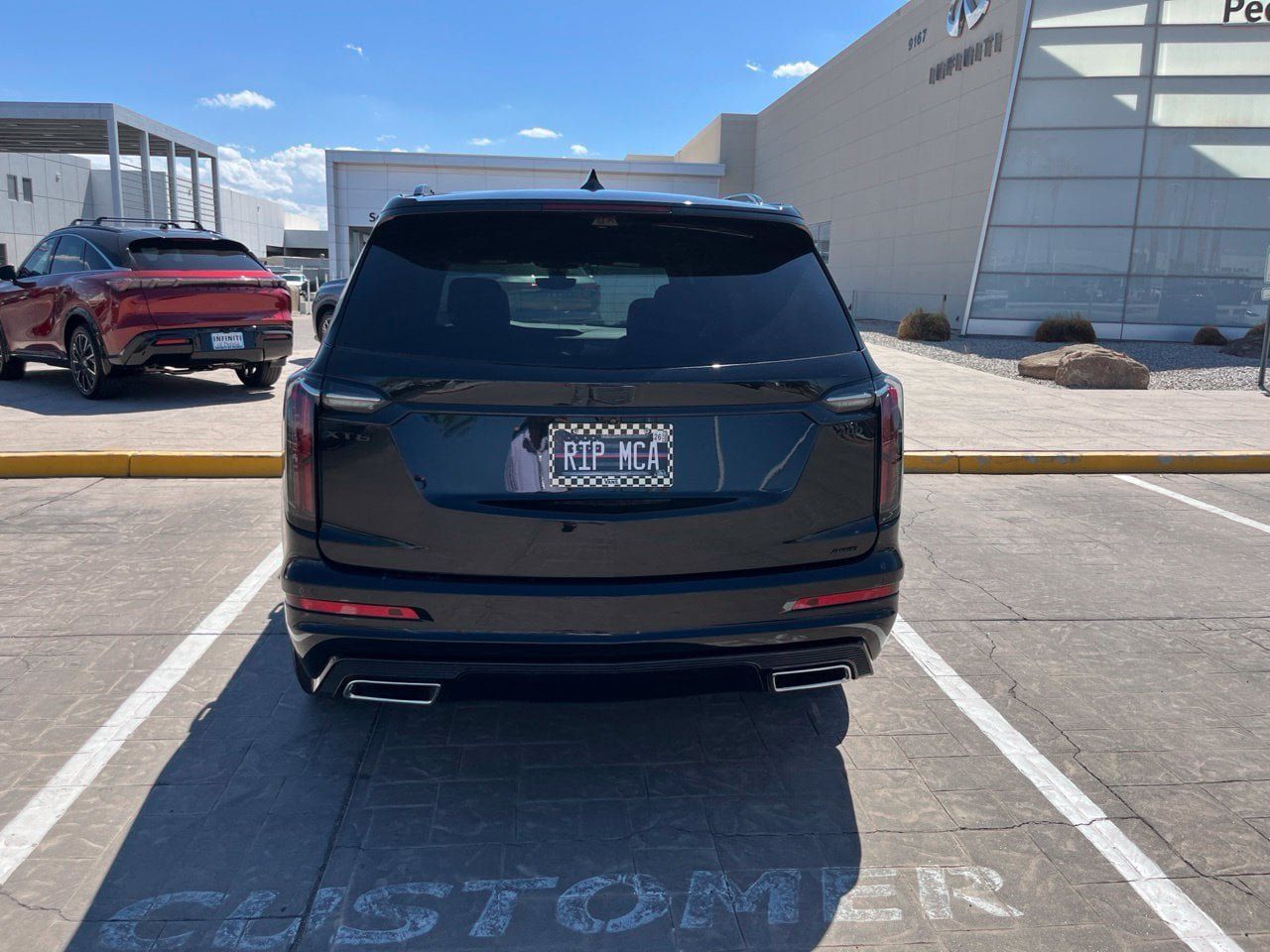 Used 2022 Cadillac XT6 Sport w/ Technology Package AWD/4WD image 6