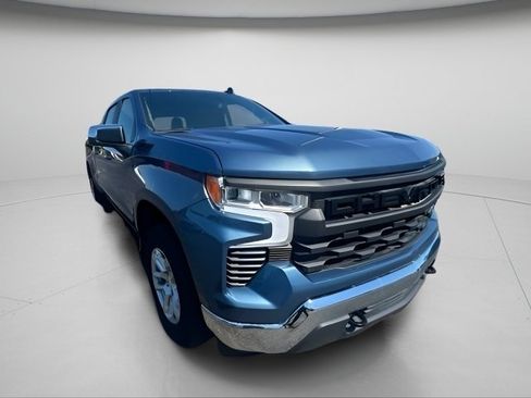 Used 2024 Chevrolet Silverado 1500 LT AWD/4WD image 11