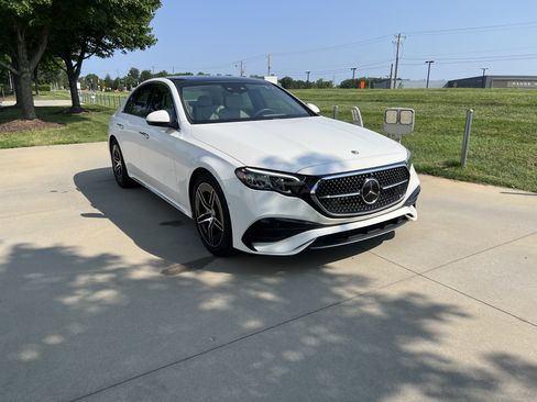 Used 2024 Mercedes-Benz E 450 4MATIC Sedan image 2