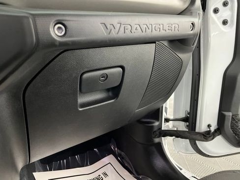 Used 2022 Jeep Wrangler Unlimited Sport AWD/4WD image 33
