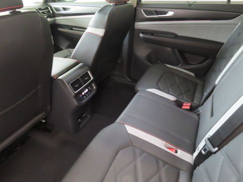 New 2026 Volkswagen Atlas Peak Edition AWD/4WD image 21