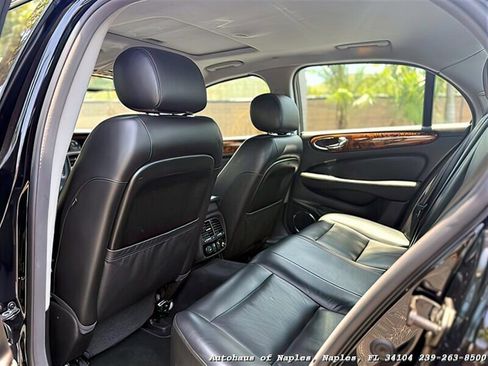 Used 2004 Jaguar XJ8 image 29