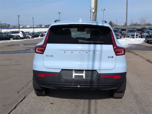 New 2026 Volvo XC40 B5 Plus image 5