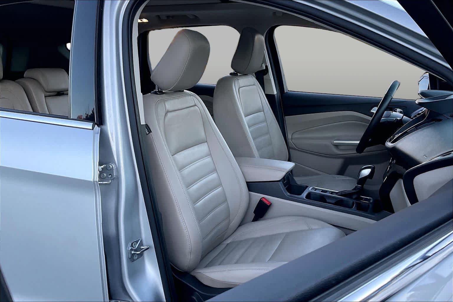 Used 2019 Ford Escape Titanium AWD/4WD image 8