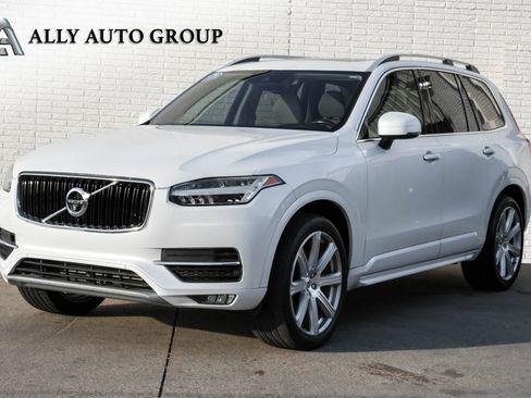 Used 2017 Volvo XC90 T6 Momentum w/ Vision Package image 1