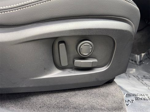 Used 2024 Jaguar F-PACE R-Dynamic S image 46