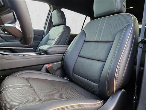 New 2026 Chevrolet Traverse High Country image 4