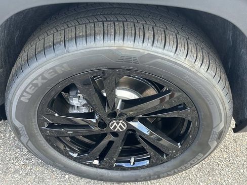 New 2026 Volkswagen Atlas Cross Sport SEL R-Line image 10