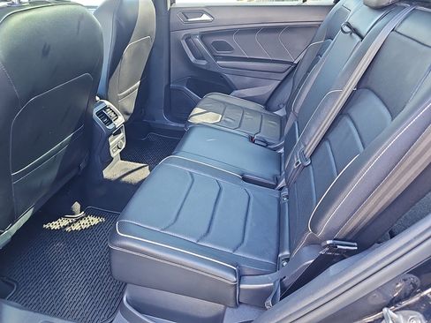 Used 2022 Volkswagen Tiguan SEL R-Line AWD/4WD image 35