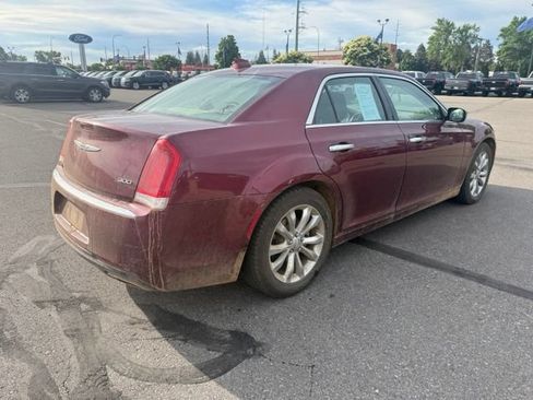 Used 2019 Chrysler 300 Limited AWD/4WD image 10