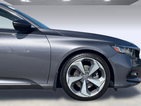 Used 2018 Honda Accord Touring image 34
